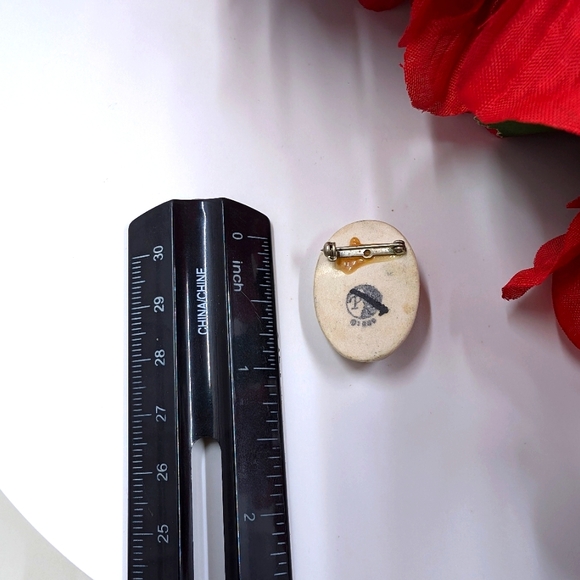 Unique Porcelain Hand Painted Mask Vintage Brooch - Picture 4 of 4